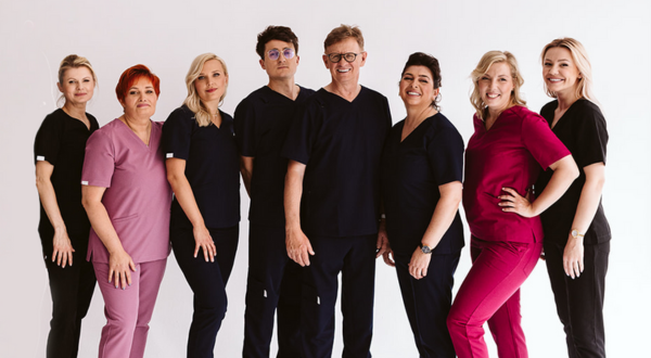 Są miejsca pracy, w których człowiek spędza osiem godzin, odbija kartę i wraca do domu, czując, że kolejny dzień minął jak poprzedni.I są takie miejsca, w których praca naprawdę ma znaczenie – gdzie spotykasz ludzi, którzy Cię wspierają,...